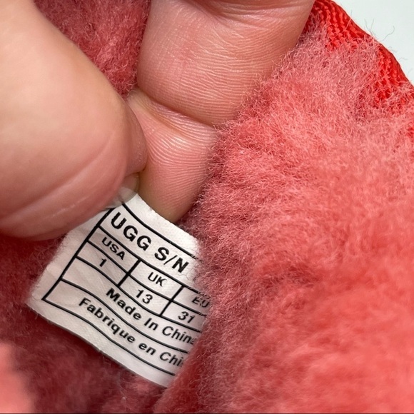 UGG Australia kids red pull on boots with studs size 1 - Picture 9 of 10